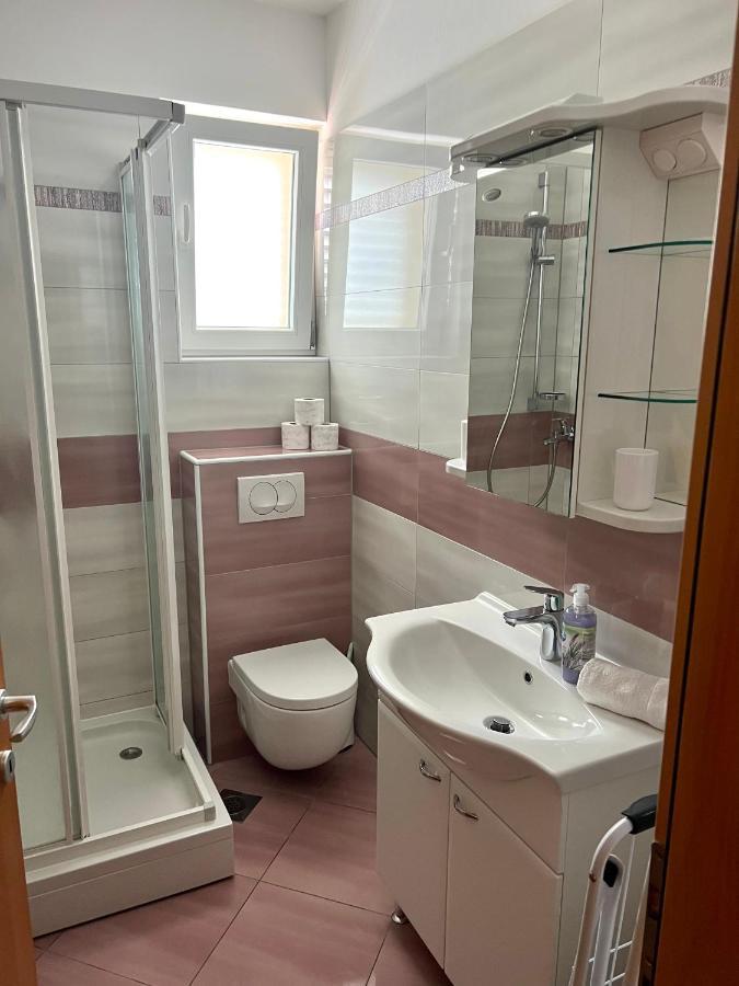 Apartments Villa Marina روغوزنيكا المظهر الخارجي الصورة