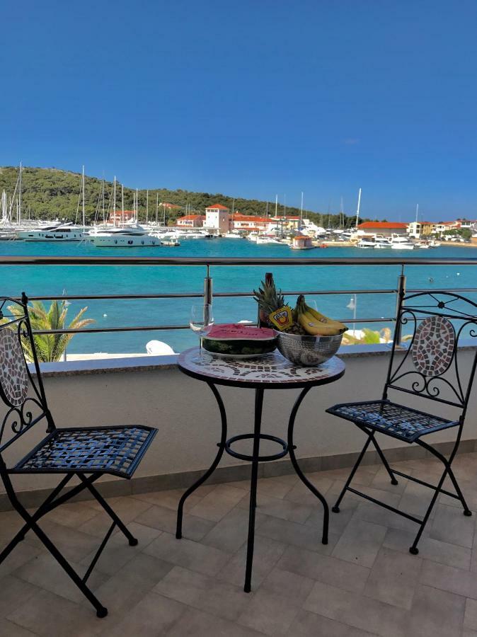 Apartments Villa Marina روغوزنيكا المظهر الخارجي الصورة