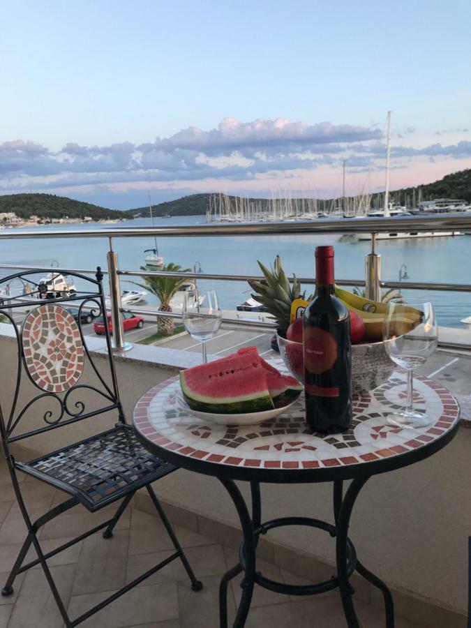 Apartments Villa Marina روغوزنيكا المظهر الخارجي الصورة
