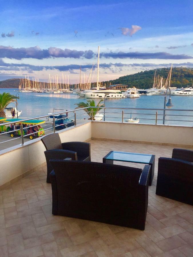 Apartments Villa Marina روغوزنيكا المظهر الخارجي الصورة