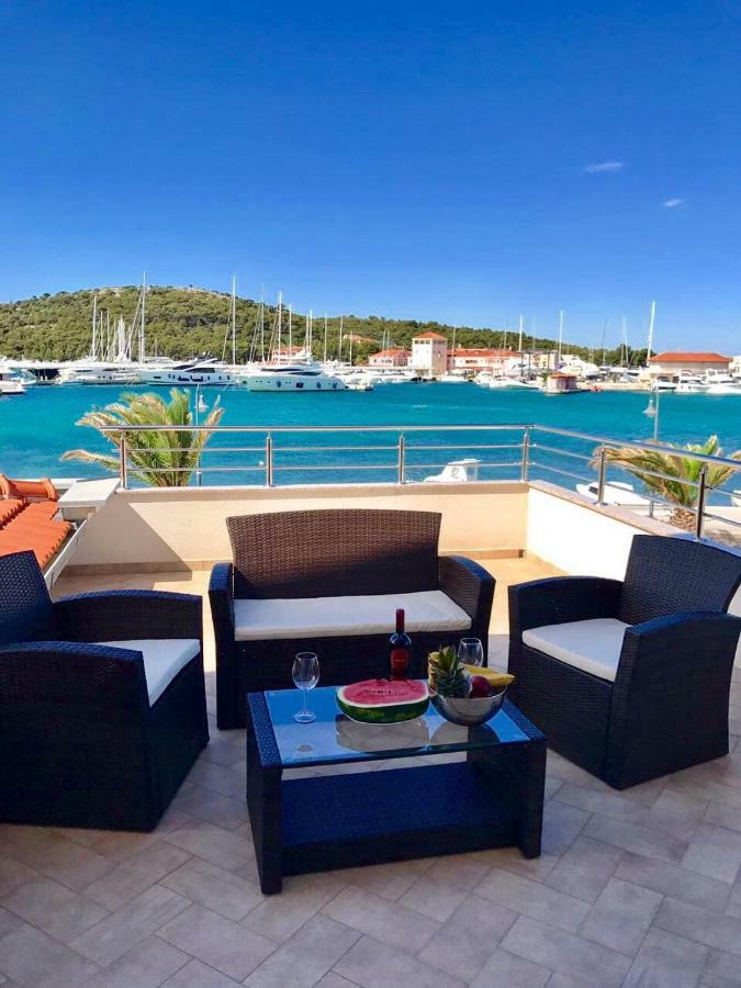 Apartments Villa Marina روغوزنيكا المظهر الخارجي الصورة