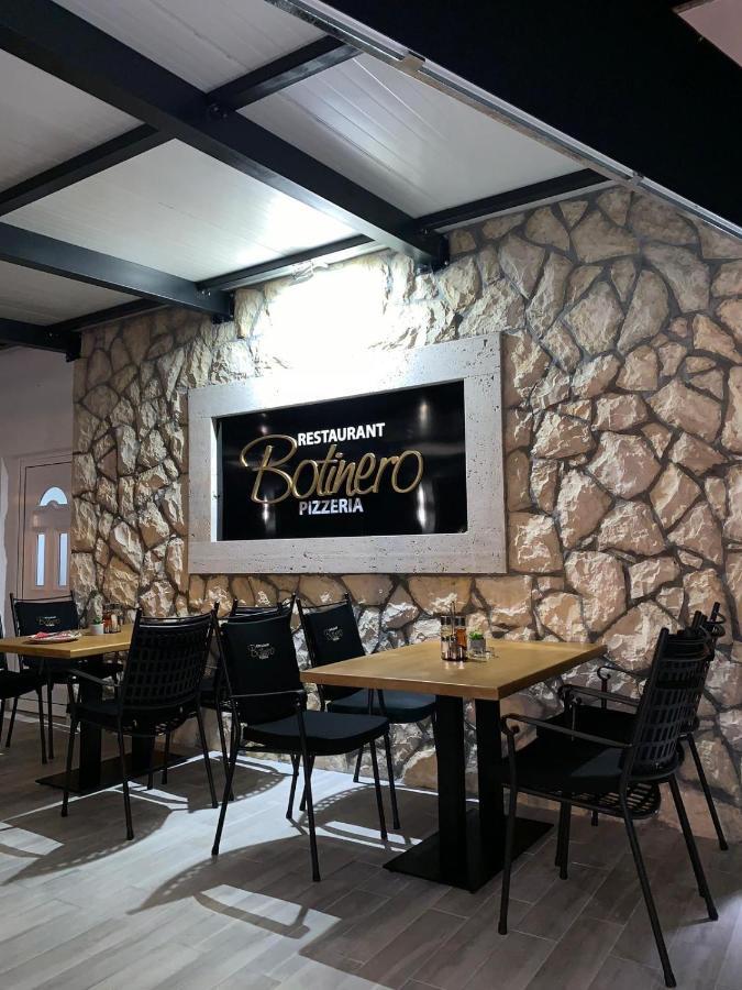 Apartments Villa Marina روغوزنيكا المظهر الخارجي الصورة